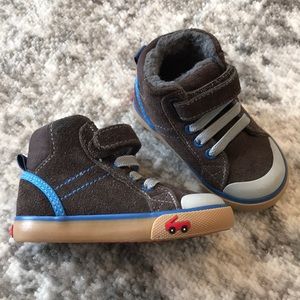 See Kai Run high tops !! BRAND NEW!!